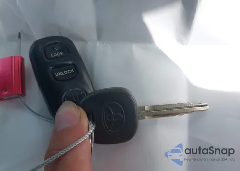 2007 Toyota Corolla Le z USA, uszkodzony, nr VIN JTDBR32EX70101677